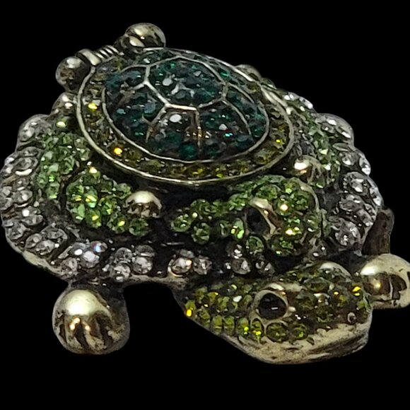 Turtle mother with baby on her back and green Iced out ring watch - Picture 3 of 7